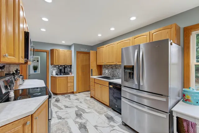 $435,000 | 122 Belgrade Road, Oakland, ME 04963