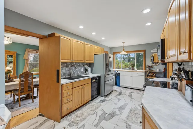 $435,000 | 122 Belgrade Road, Oakland, ME 04963