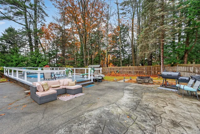 $435,000 | 122 Belgrade Road, Oakland, ME 04963