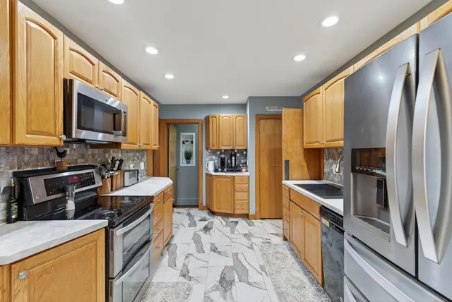 $435,000 | 122 Belgrade Road, Oakland, ME 04963