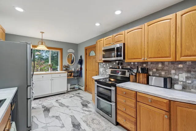 $435,000 | 122 Belgrade Road, Oakland, ME 04963