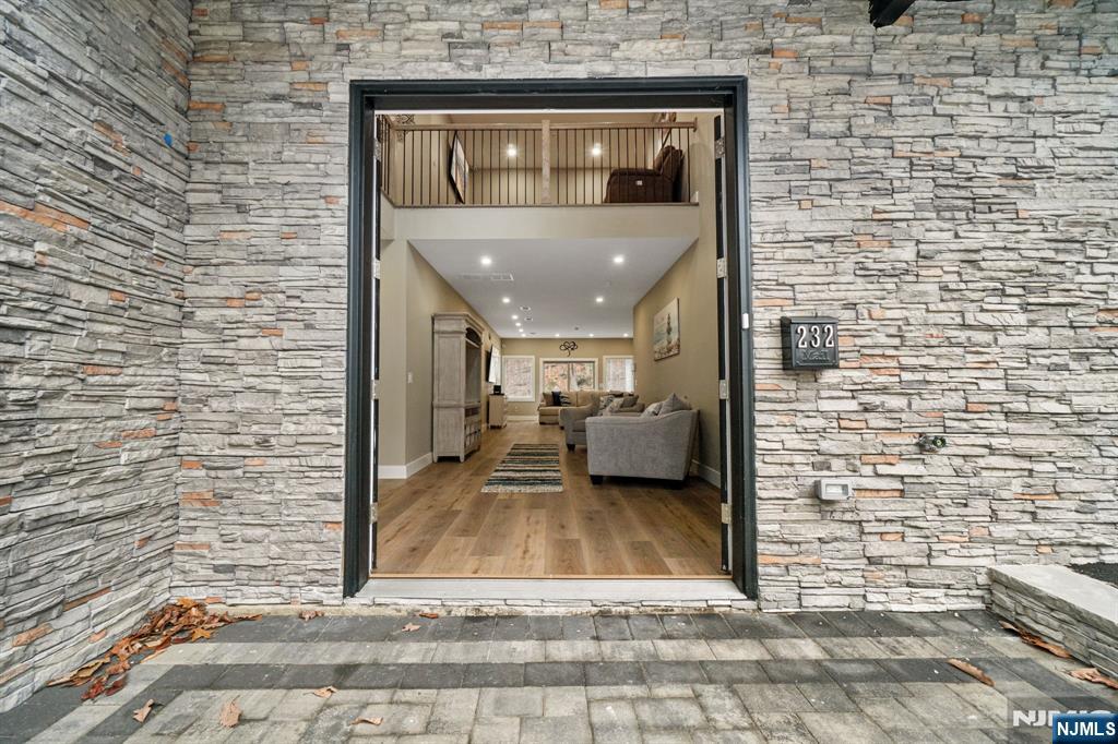 232 Kinnelon Road Butler, NJ 07405 - Photo 3 of 42