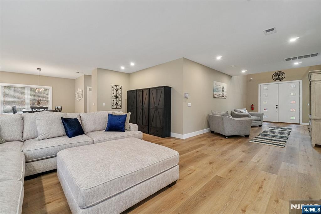 232 Kinnelon Road Butler, NJ 07405 - Photo 4 of 42