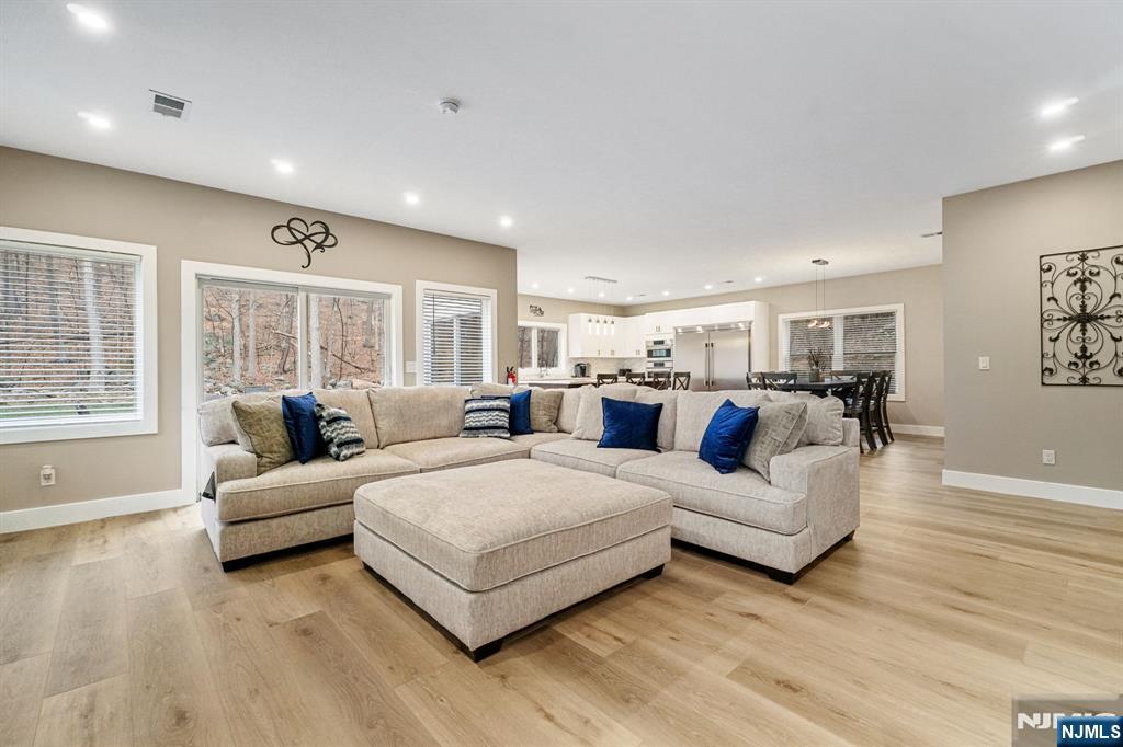 232 Kinnelon Road Butler, NJ 07405 - Photo 5 of 42