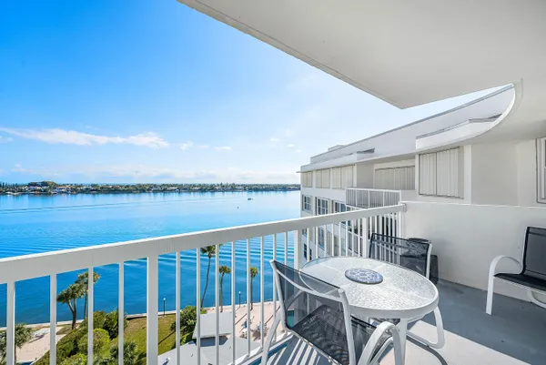 $4,500 | 2600 North Flagler Drive, Unit PH 4, West Palm Beach, FL 33407