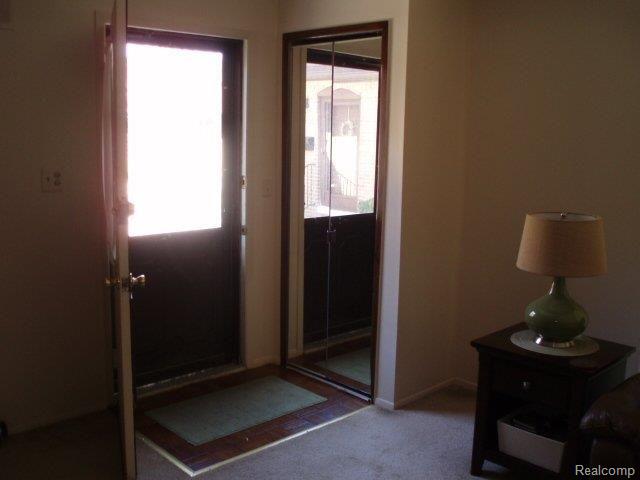 5075 Crooks Road, Unit 9 Royal Oak, MI 48073 - Photo 3 of 9 Parquet Floor Entry