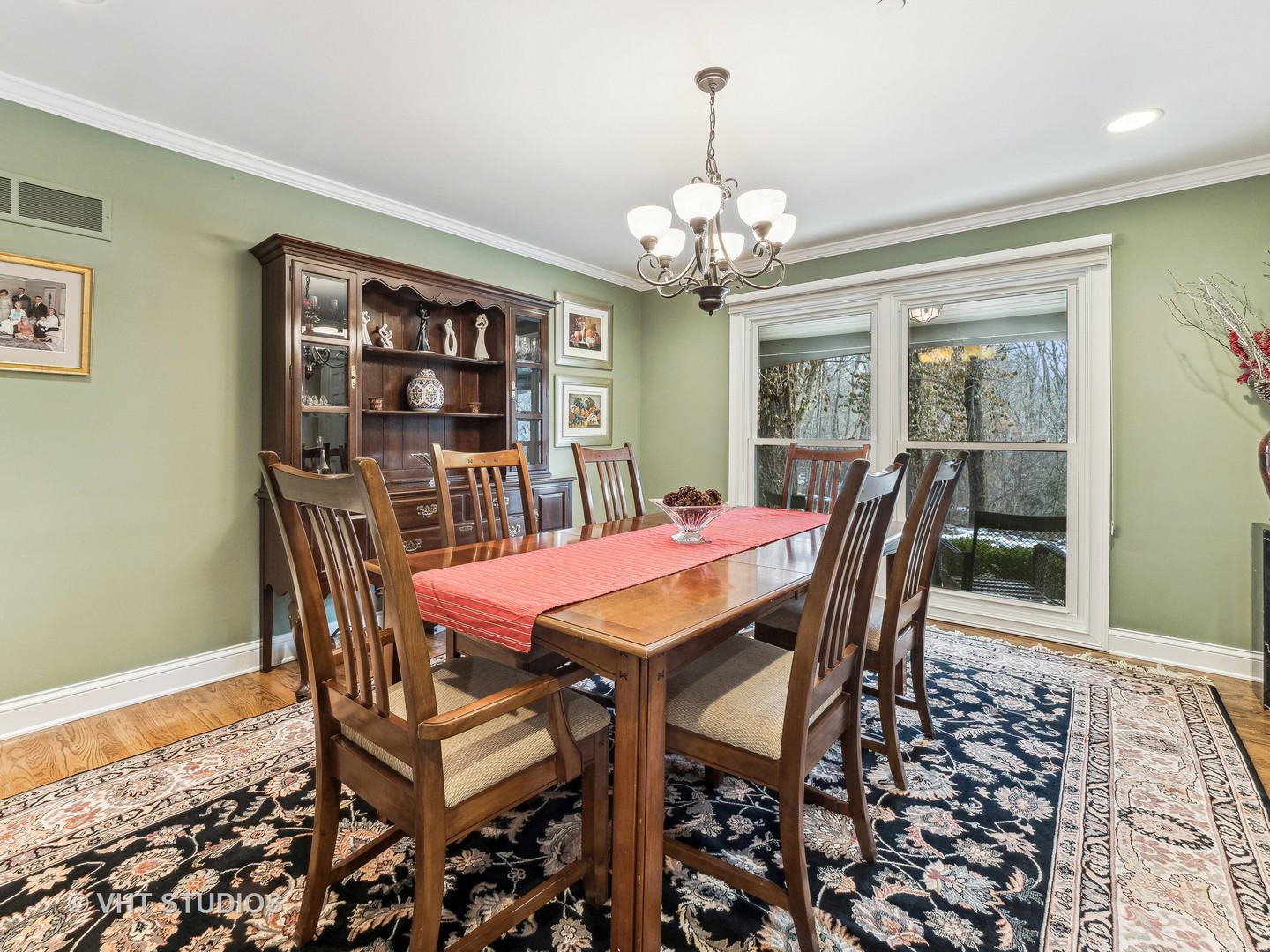3143 Cuba Road Long Grove, IL 60047 - Photo 10 of 40 a view of a dining room with furniture