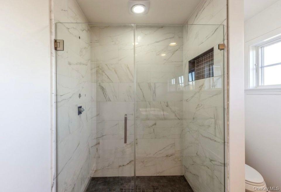 582 Hayground Road Water Mill, NY 11976 - Photo 7 of 18