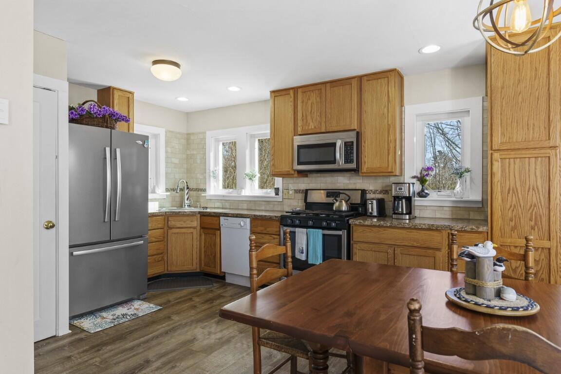 642 Ocean Point Road East Boothbay, ME 04544 - Photo 11 of 36 12