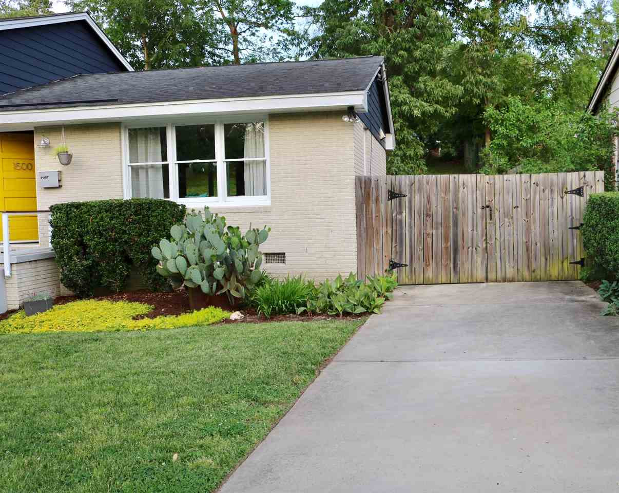 CONCRETE PARKING DRIVEWAY