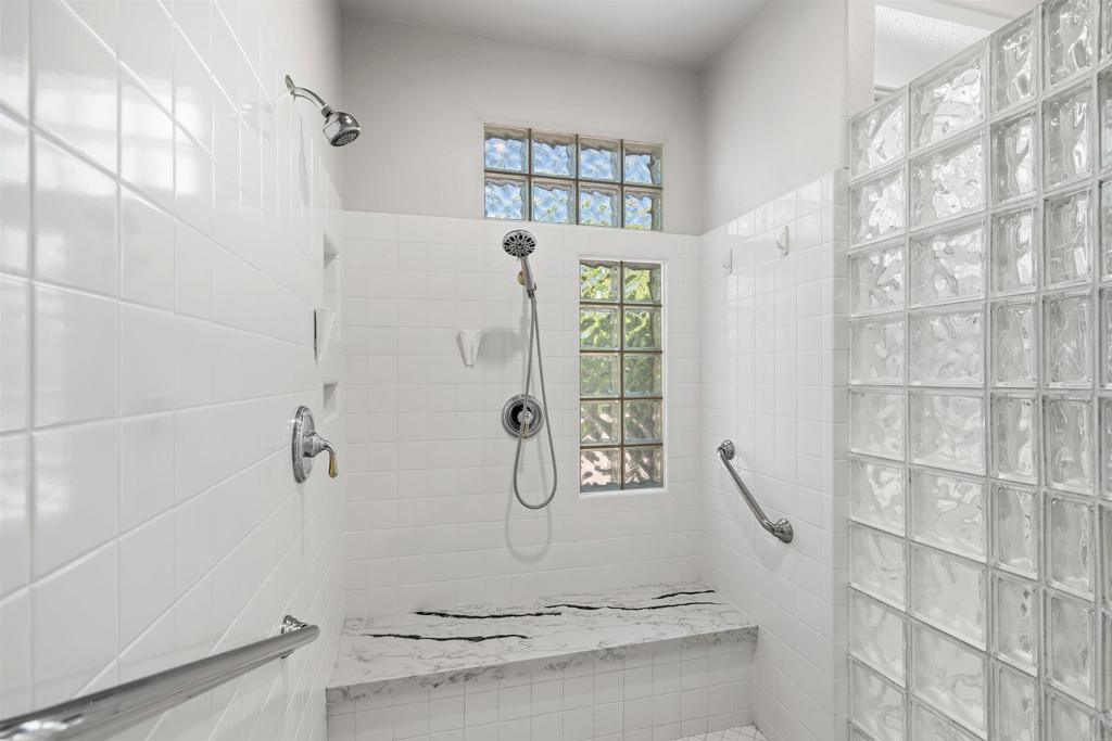 39303 Gleneagles Circle Palm Desert, CA 92211 - Photo 40 of 71 a bathroom with a shower