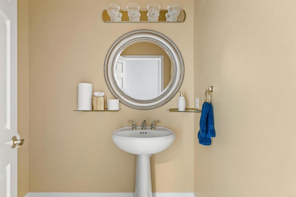 39303 Gleneagles Circle Palm Desert, CA 92211 - Photo 54 of 71 a bathroom with a sink and a mirror