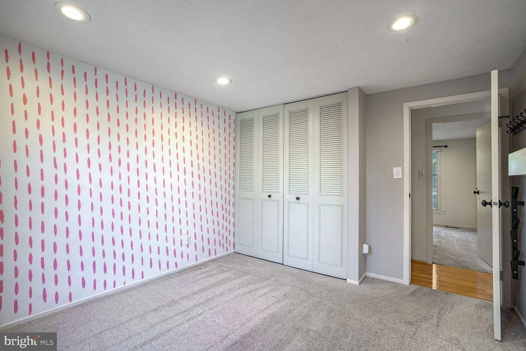 10812 Split Oak Lane Burke, VA 22015 - Photo 11 of 21