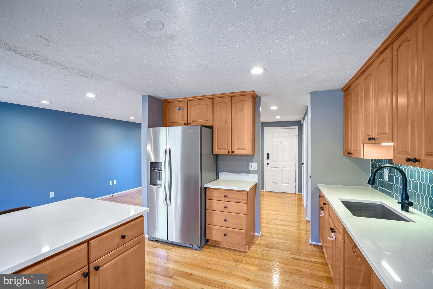 10812 Split Oak Lane Burke, VA 22015 - Photo 5 of 21