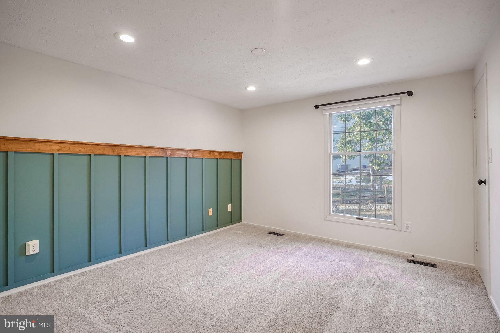 10812 Split Oak Lane Burke, VA 22015 - Photo 6 of 21