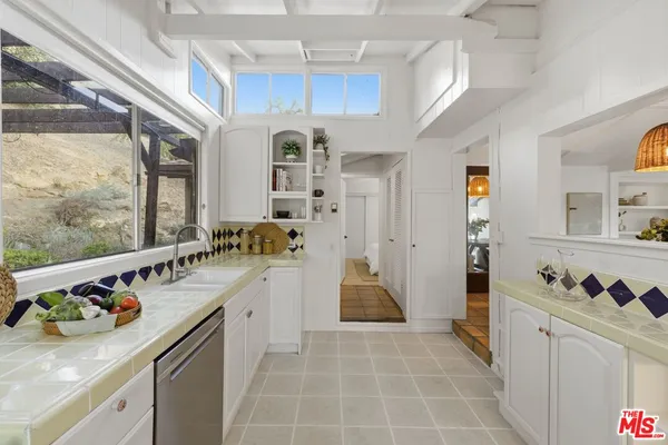 $2,395,000 | 3100 Santa Maria Road, Topanga, CA 90290