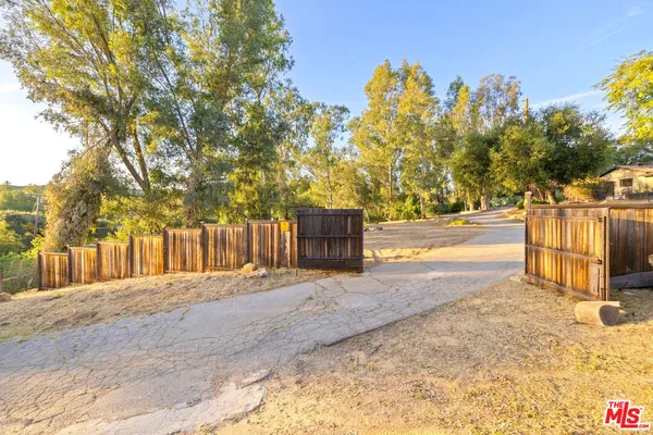 $2,395,000 | 3100 Santa Maria Road, Topanga, CA 90290