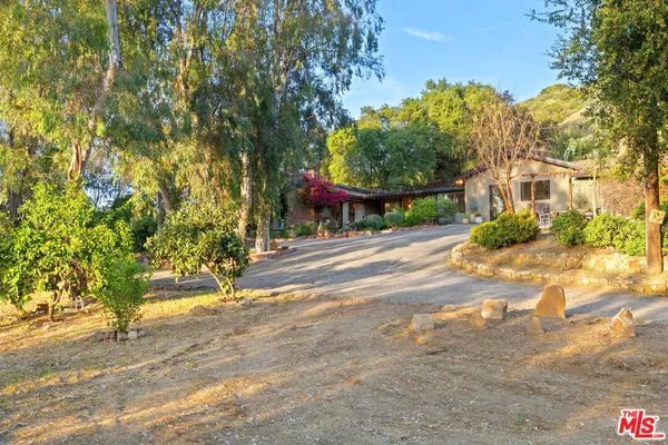 $2,395,000 | 3100 Santa Maria Road, Topanga, CA 90290