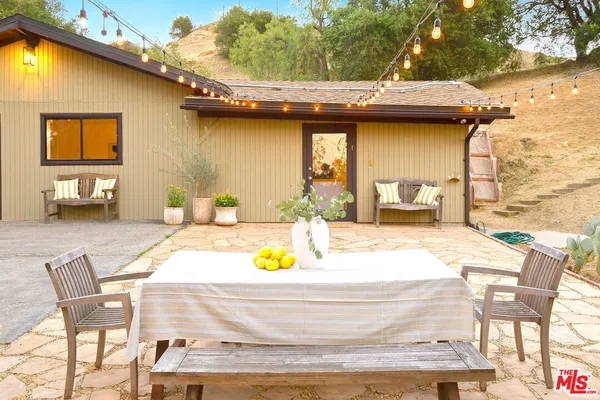 $2,395,000 | 3100 Santa Maria Road, Topanga, CA 90290