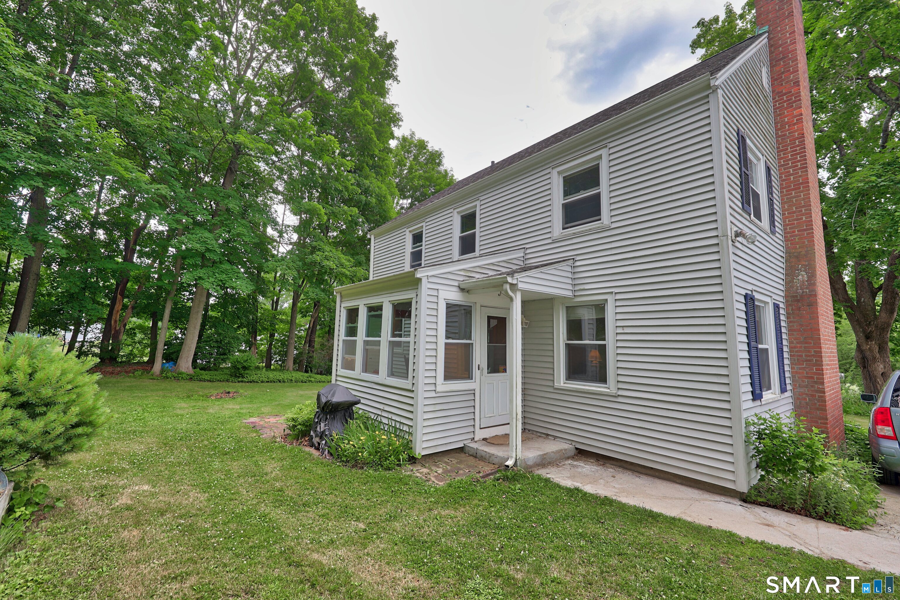 88 Tracy Street Thomaston, CT 06787 - Photo 2 of 31
