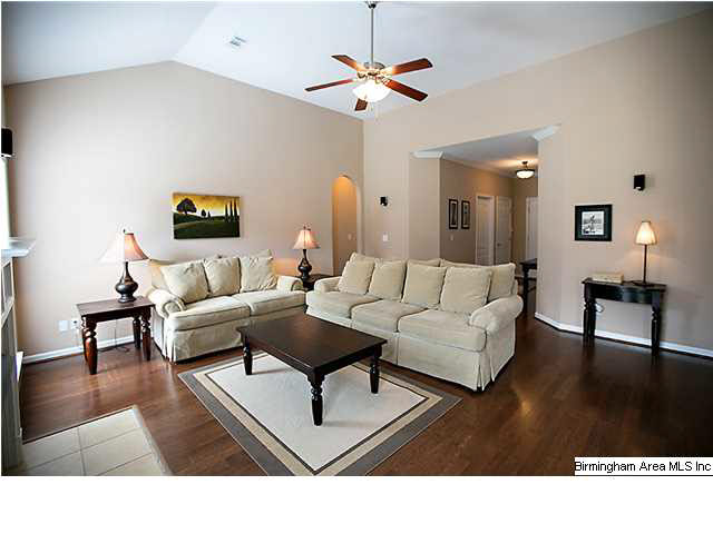 781 Valley Circle Leeds, AL 35094 - Photo 9 of 31