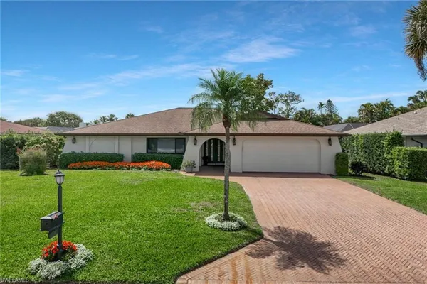 $799,900 | 10361 Windsor Way, Naples, FL 34109