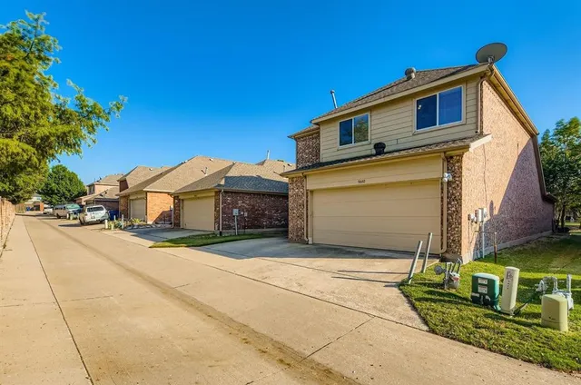 $2,830 | 9440 Park Garden Drive, Frisco, TX 75035