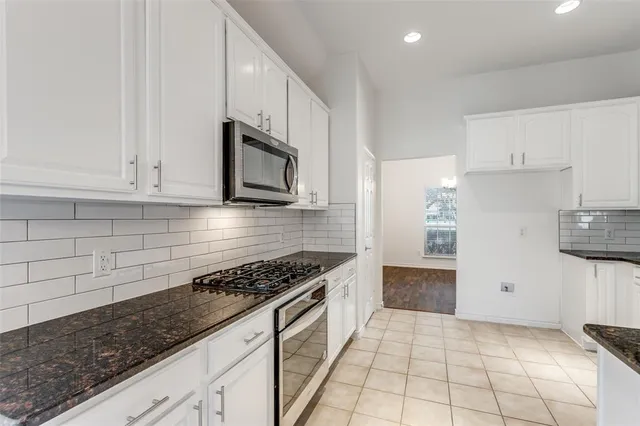 $2,830 | 9440 Park Garden Drive, Frisco, TX 75035