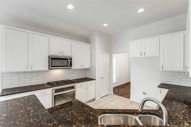 $2,830 | 9440 Park Garden Drive, Frisco, TX 75035