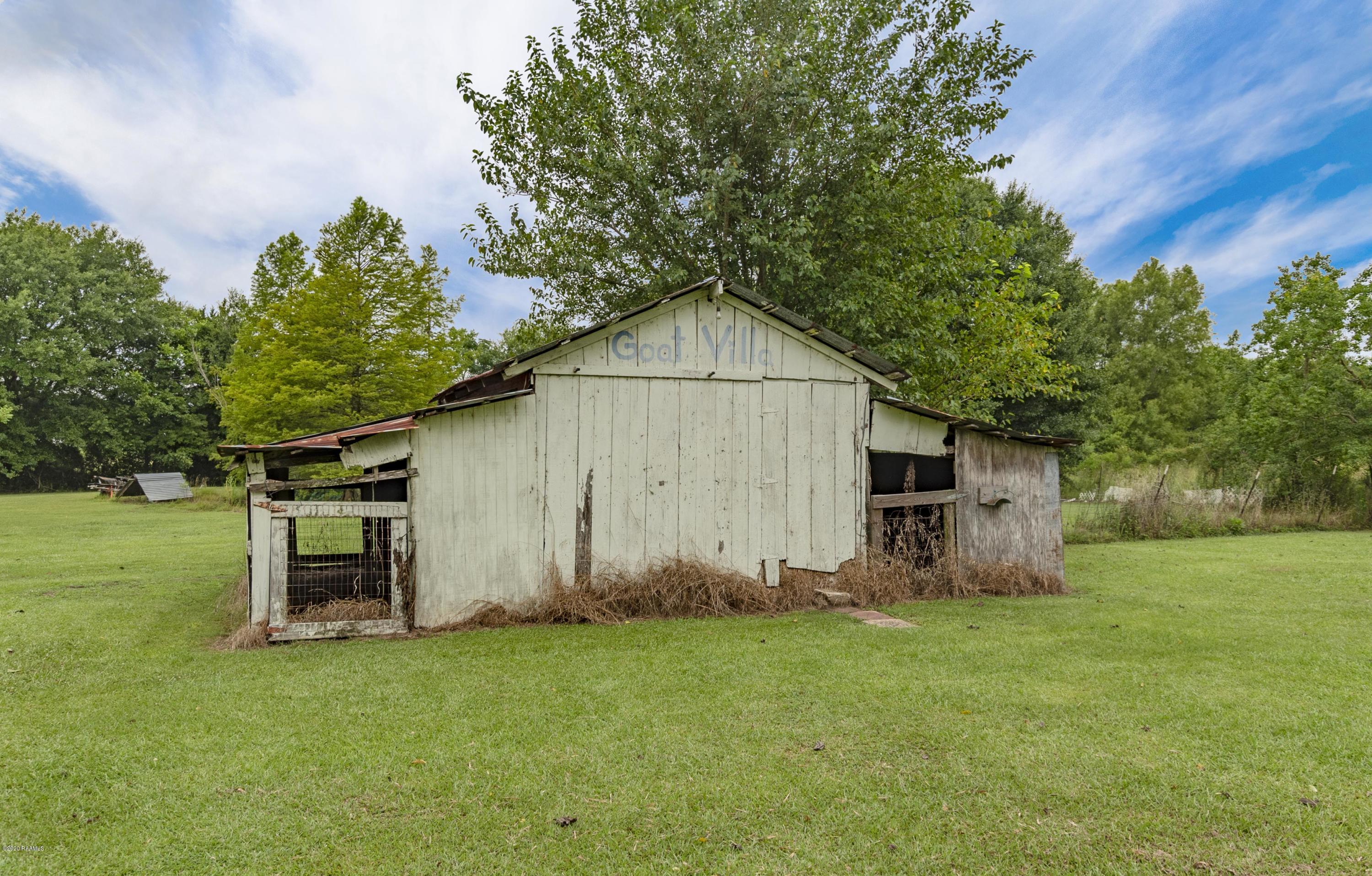 1817 Federal Road Opelousas, LA 70570 - Photo 18 of 48 Barn 1