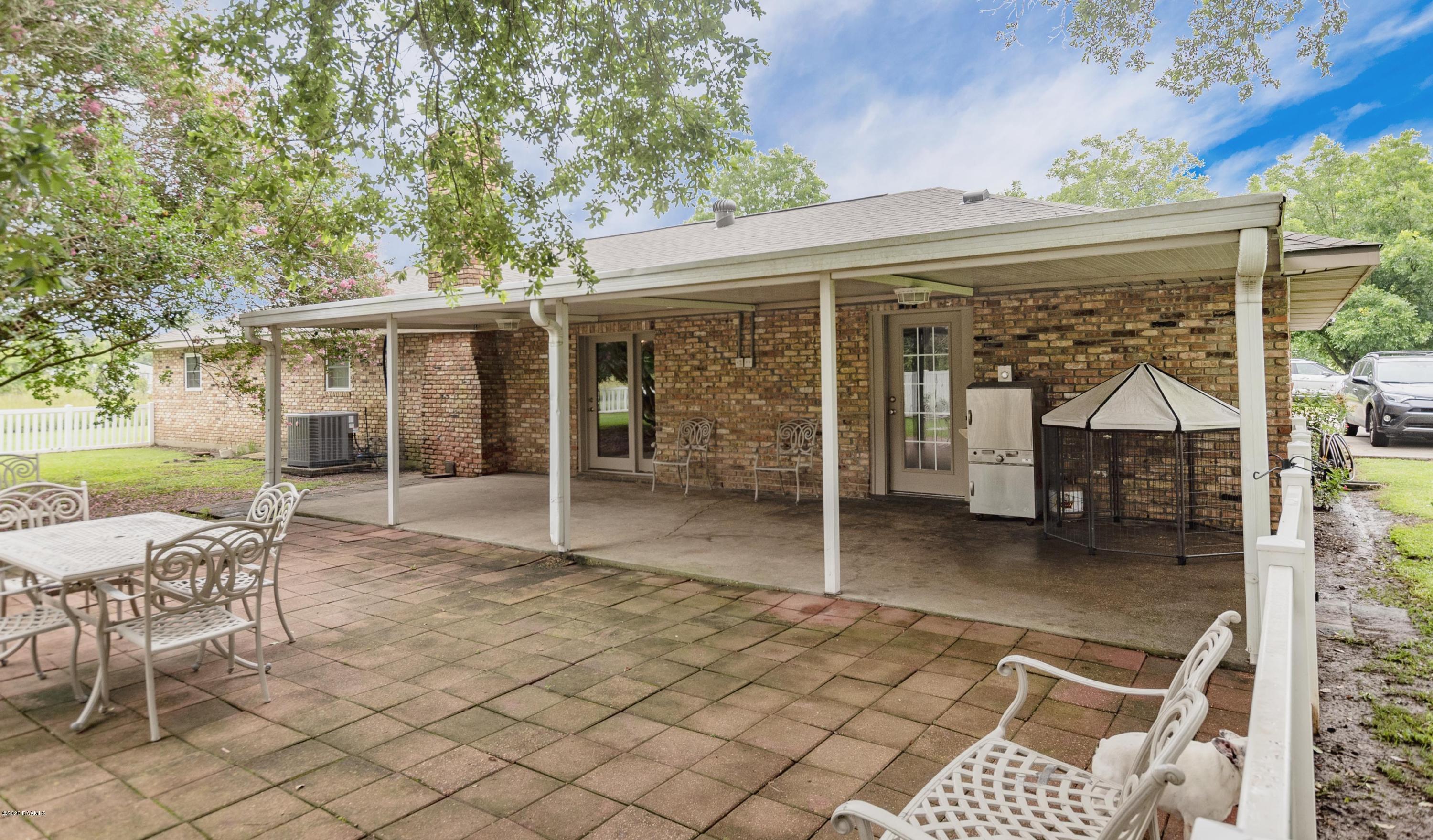 1817 Federal Road Opelousas, LA 70570 - Photo 6 of 48 Patio 1