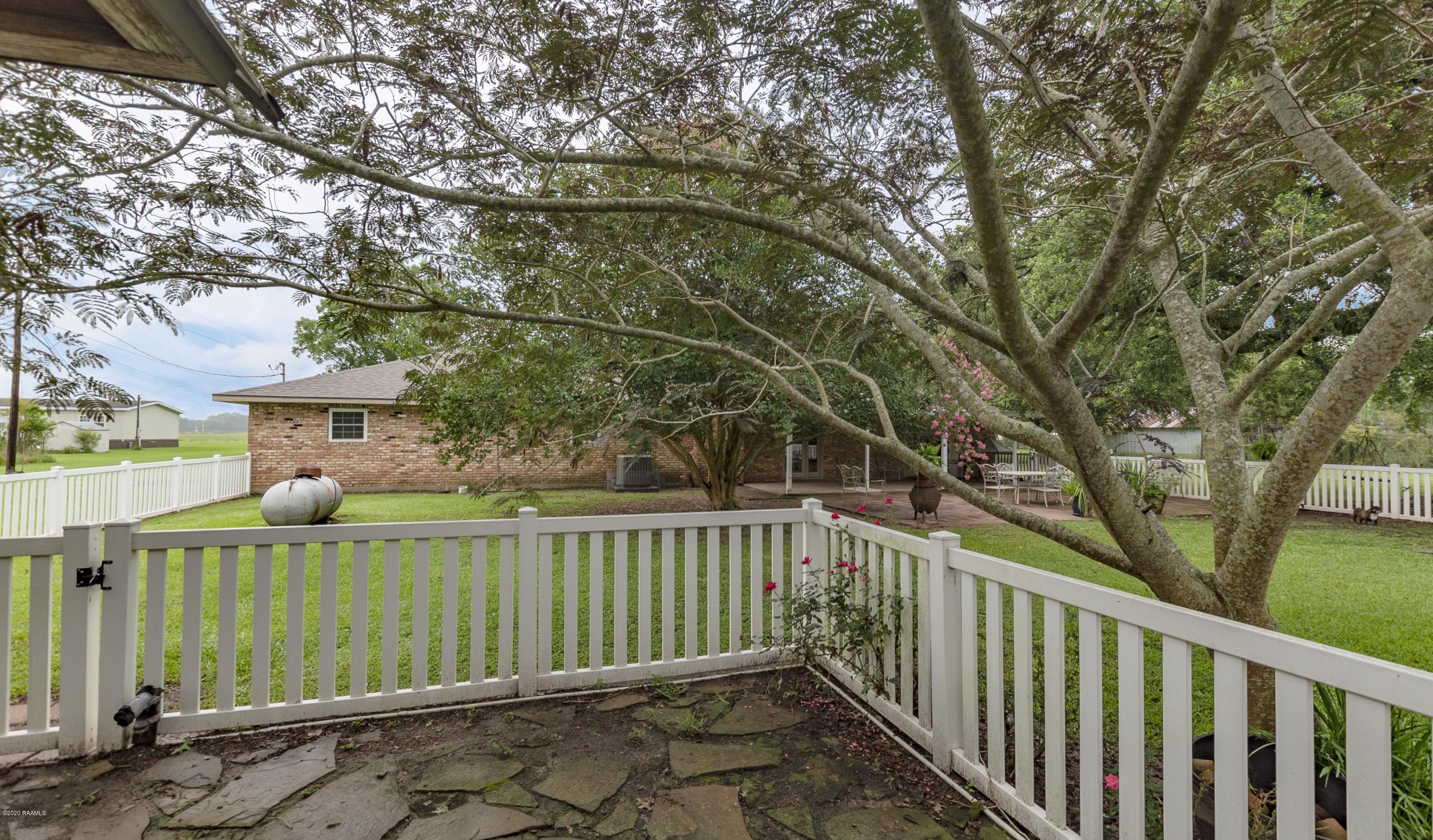 1817 Federal Road Opelousas, LA 70570 - Photo 7 of 48 Back Yard 1