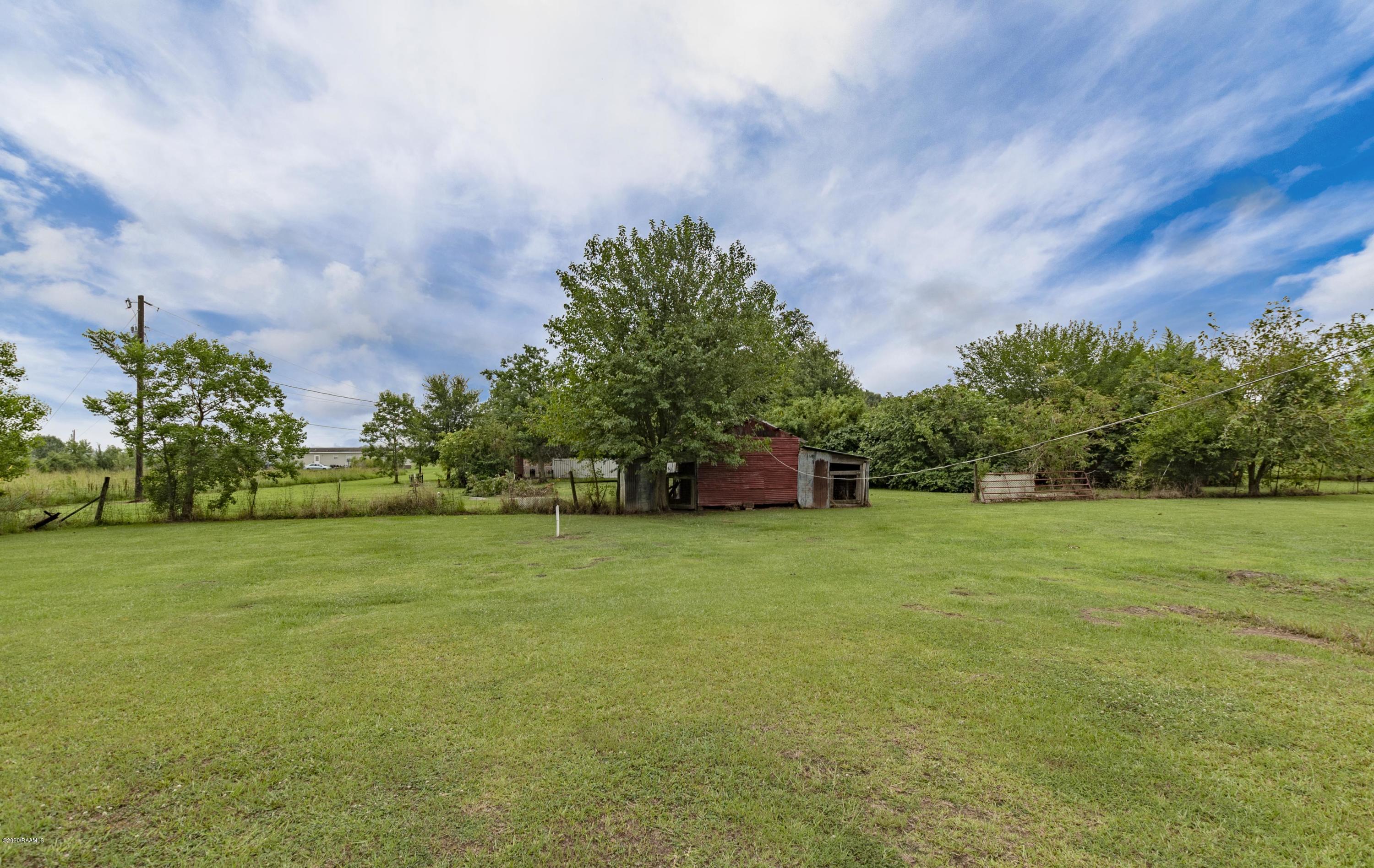 1817 Federal Road Opelousas, LA 70570 - Photo 8 of 48 Back Yard 4