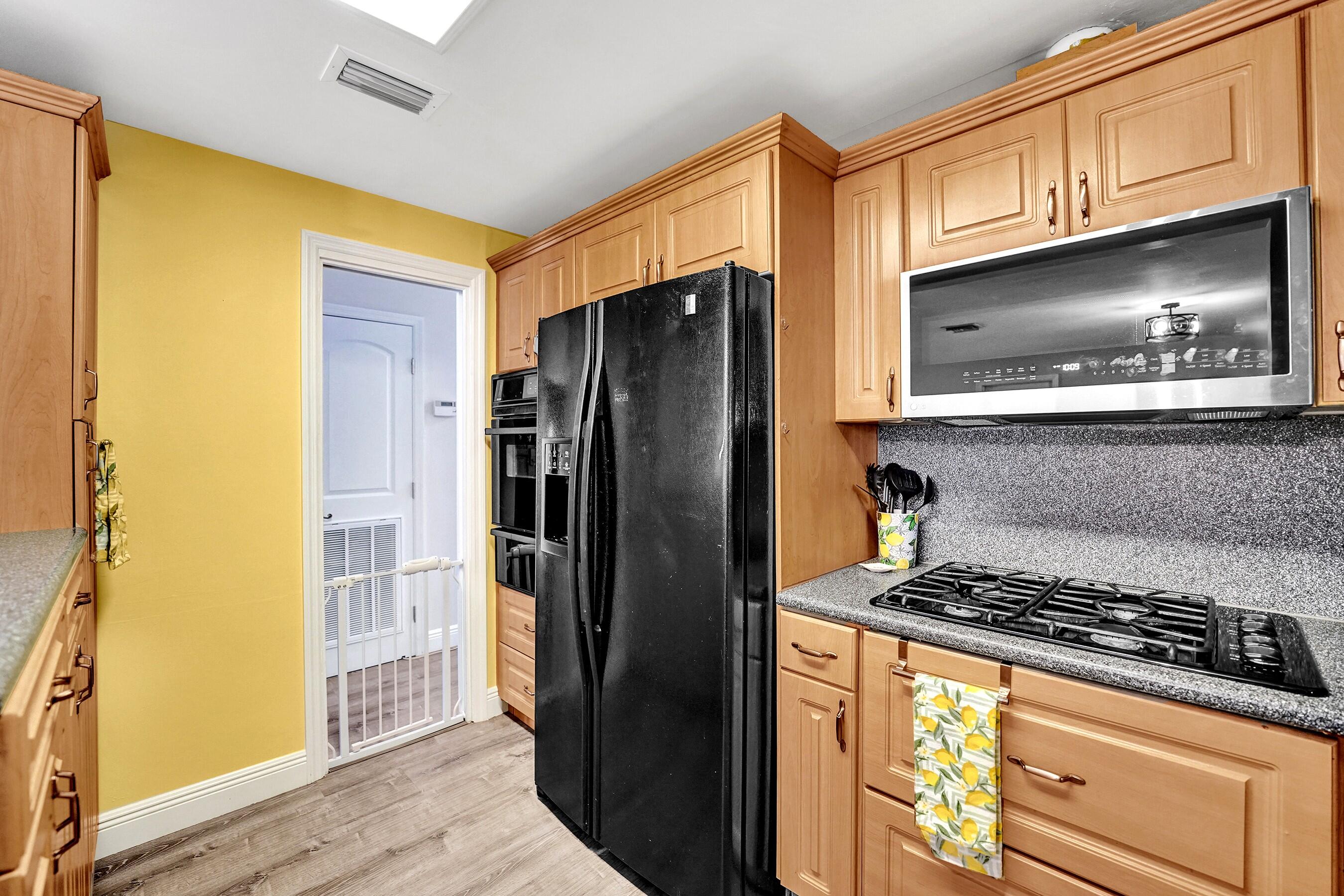 1341 North 30th Road Hollywood, FL 33021 - Photo 18 of 61 DSC08333