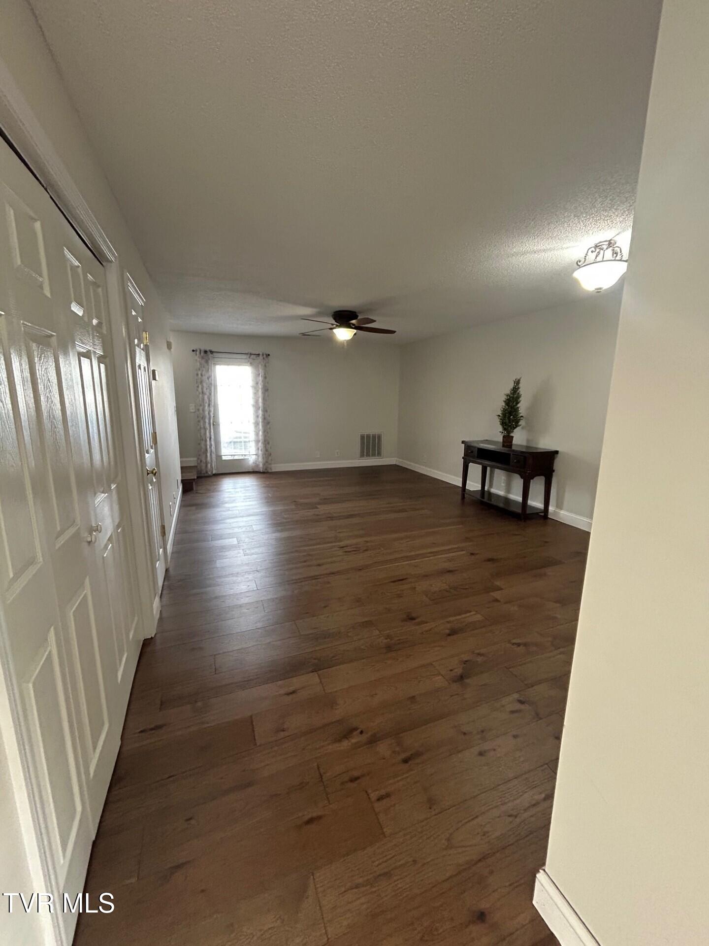 152 Gray Station Road, Unit 18 Gray, TN 37615 - Photo 26 of 29 living 1