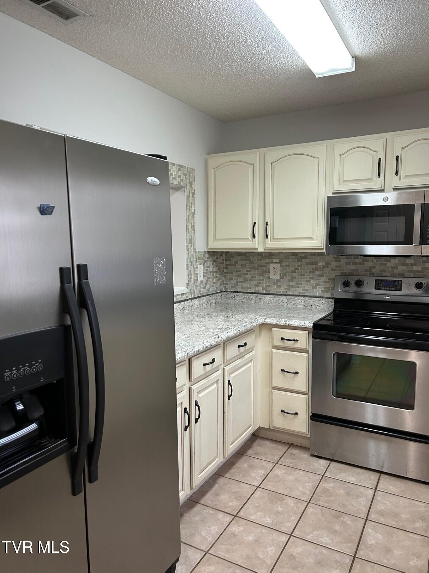 152 Gray Station Road, Unit 18 Gray, TN 37615 - Photo 7 of 29 #03 kitchen