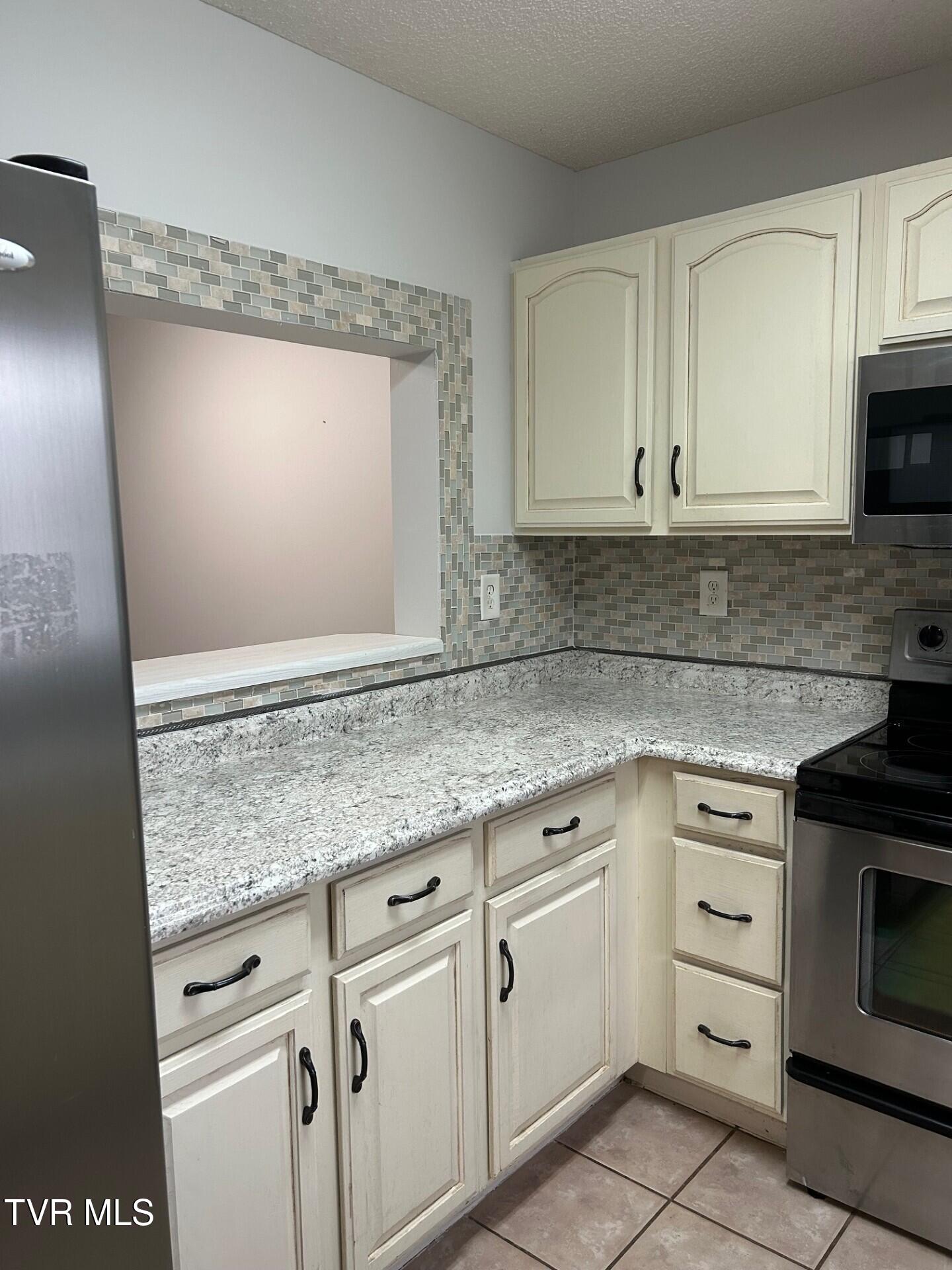 152 Gray Station Road, Unit 18 Gray, TN 37615 - Photo 8 of 29 #4 kitchen