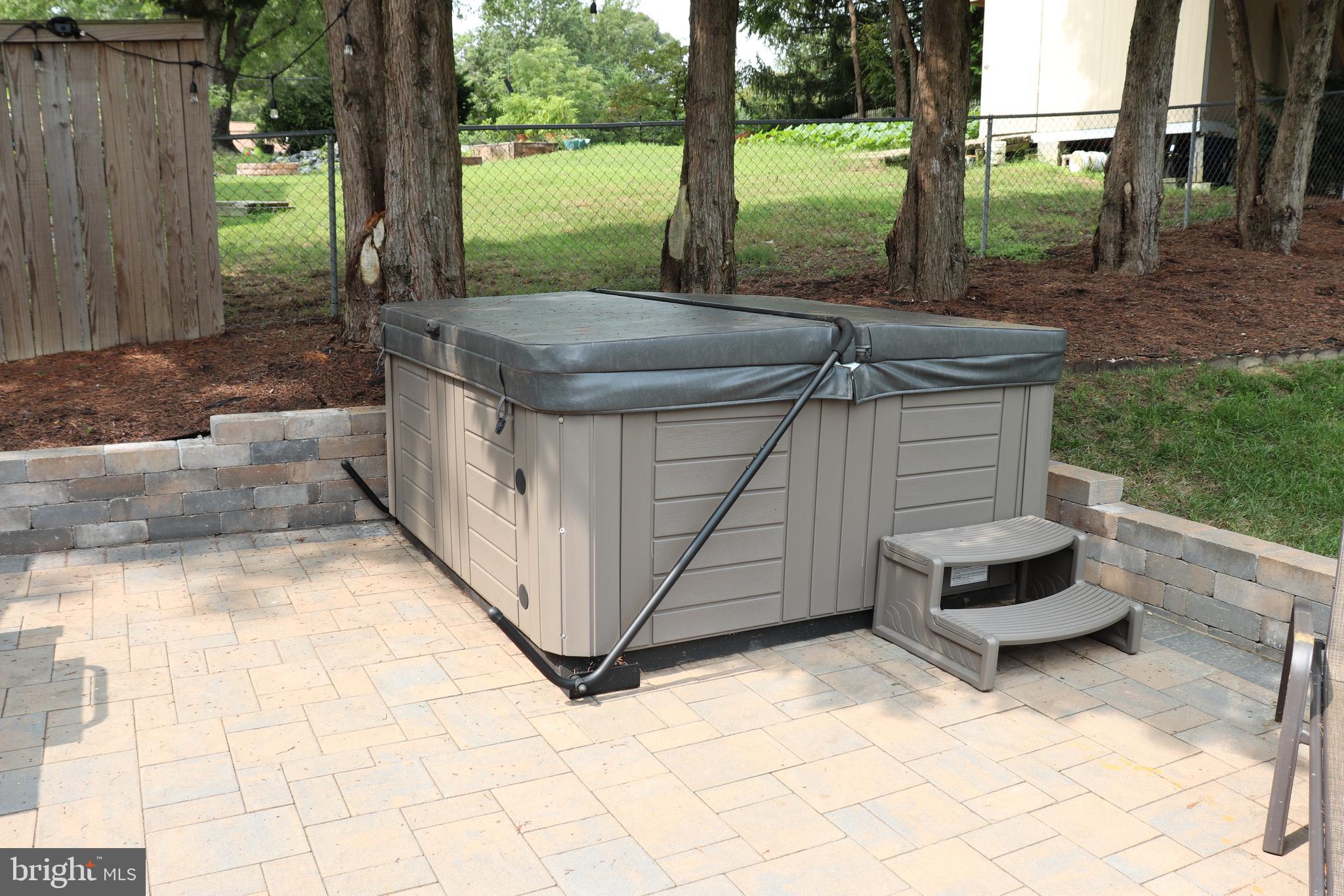 9 Main Street Huntingtown, MD 20639 - Photo 39 of 48 Hot Tub stays!!!