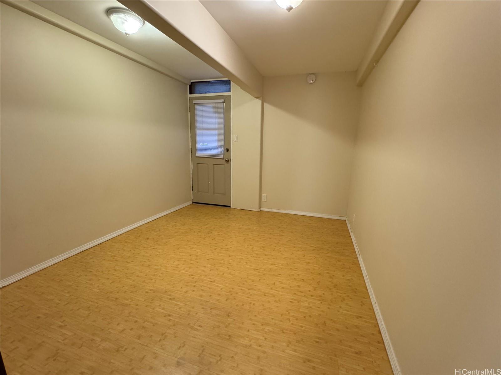 320 Hao Street Honolulu, HI 96821 - Photo 11 of 15 an empty room with window