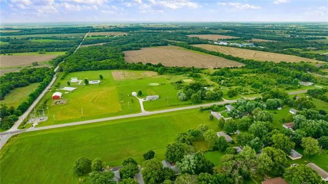 $6,419,000 | 5000 K33 Thomas Road, Wellsville, KS 66092