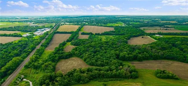$6,419,000 | 5000 K33 Thomas Road, Wellsville, KS 66092