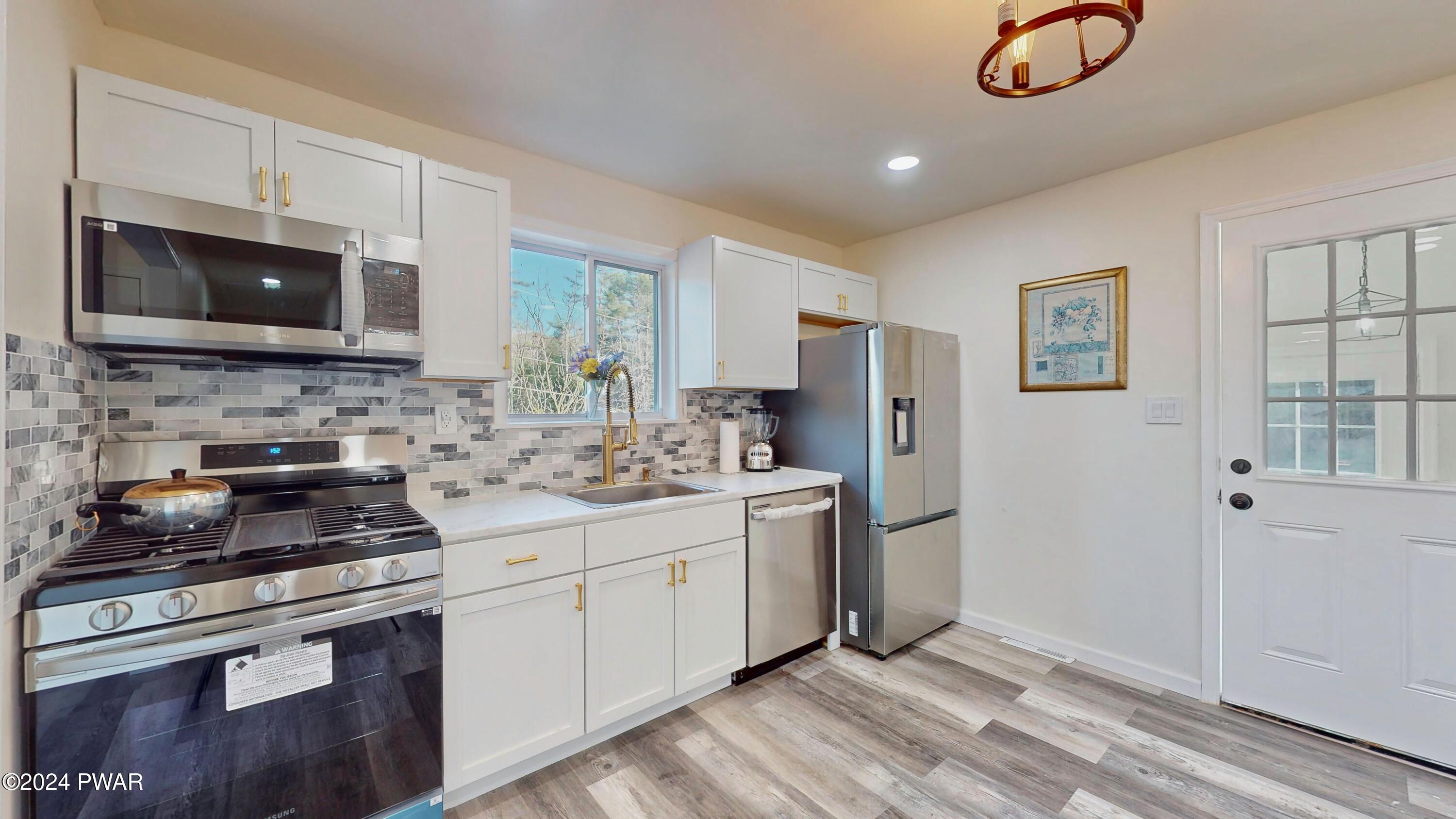 214 Twin Lakes Road Shohola, PA 18458 - Photo 20 of 59 Kitchen