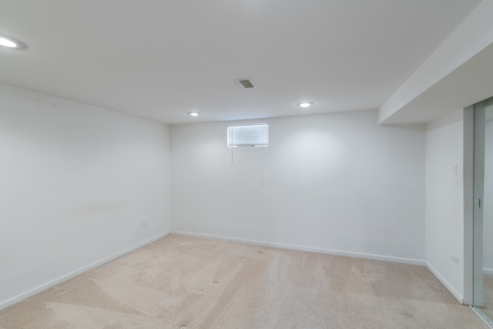 743 Spring Road Elmhurst, IL 60126 - Photo 13 of 21 a view of an empty room