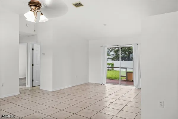 $1,800 | 1425 Southwest 10th Street, Cape Coral, FL 33991