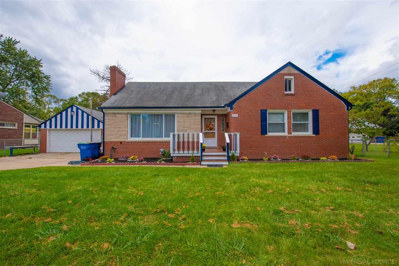 21175 Behrendt Avenue Warren, MI 48091 - Photo 1 of 37