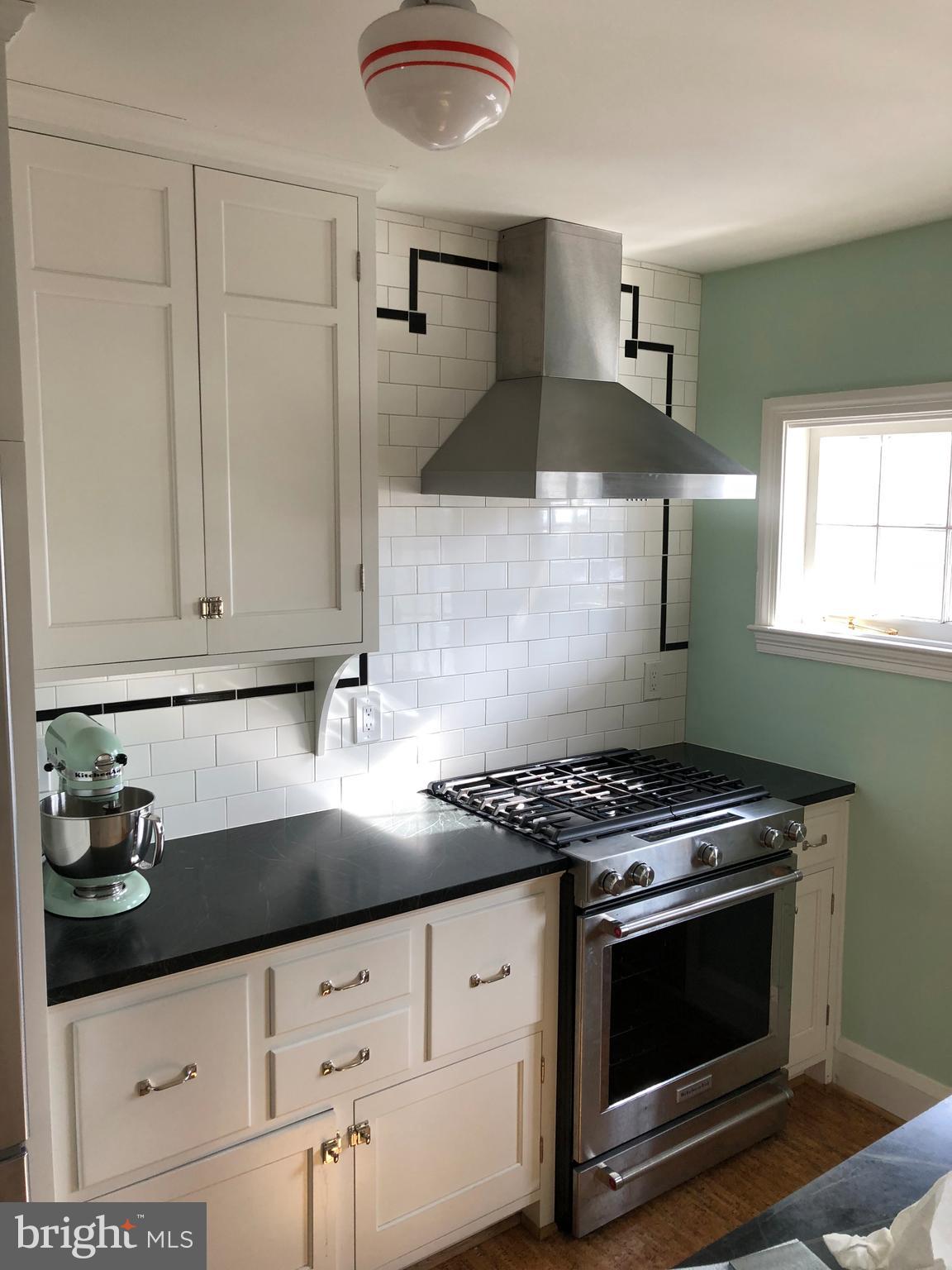 1307 Roundhill Road Baltimore, MD 21218 - Photo 3 of 6