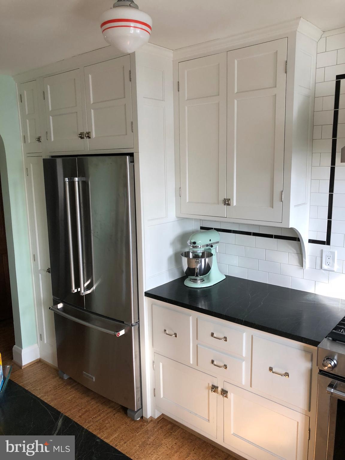 1307 Roundhill Road Baltimore, MD 21218 - Photo 4 of 6
