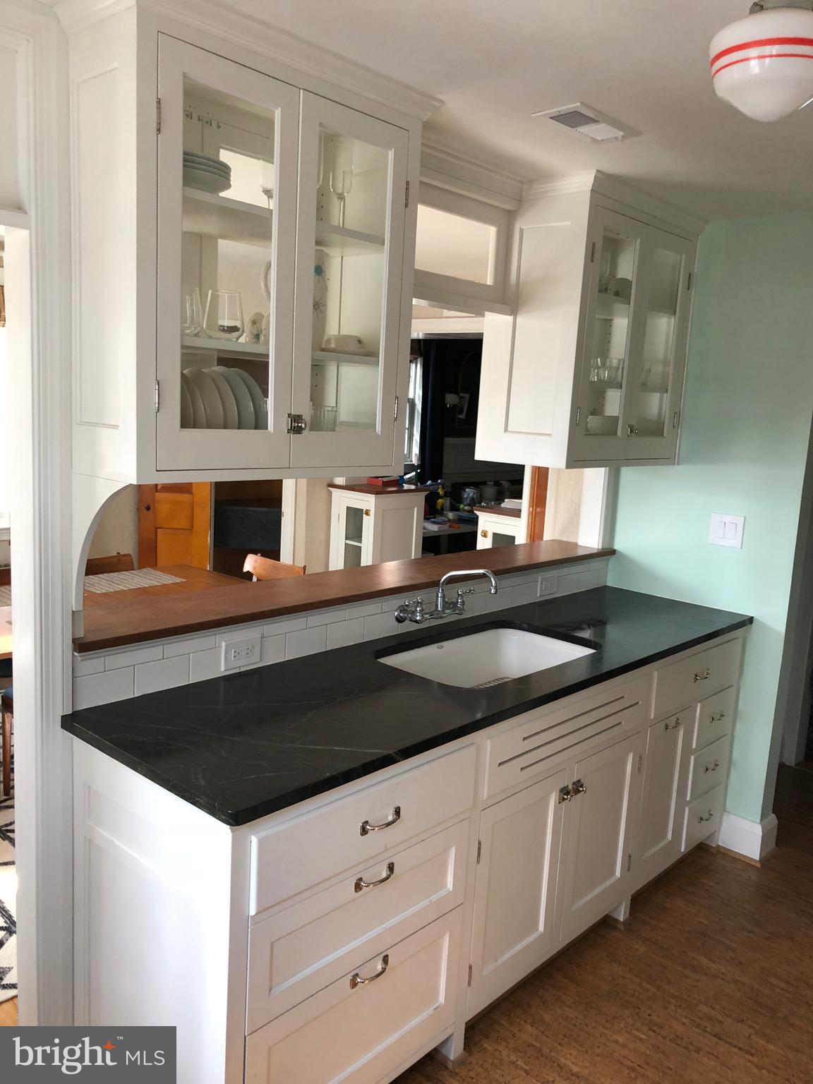1307 Roundhill Road Baltimore, MD 21218 - Photo 5 of 6