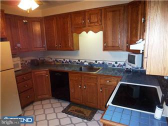 35 Dutton Mill Road Aston, PA 19014 - Photo 4 of 11 Kitchen
