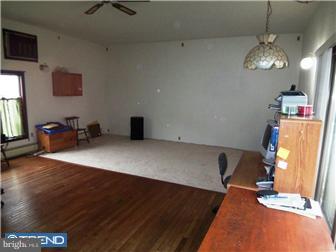 35 Dutton Mill Road Aston, PA 19014 - Photo 6 of 11 Great Room
